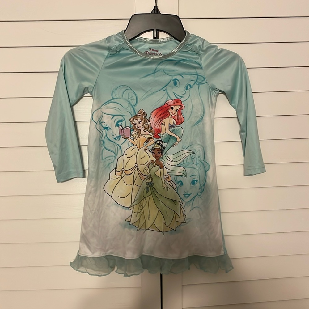 Disney Princess size 6 Nightgown